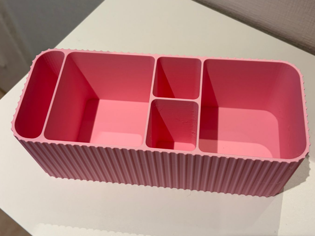 Ribbed Cosmetic Organizer
