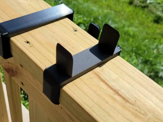 Aesthetic balcony pot clip