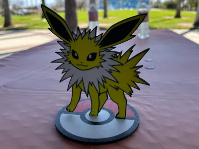 Jolteon Center Piece