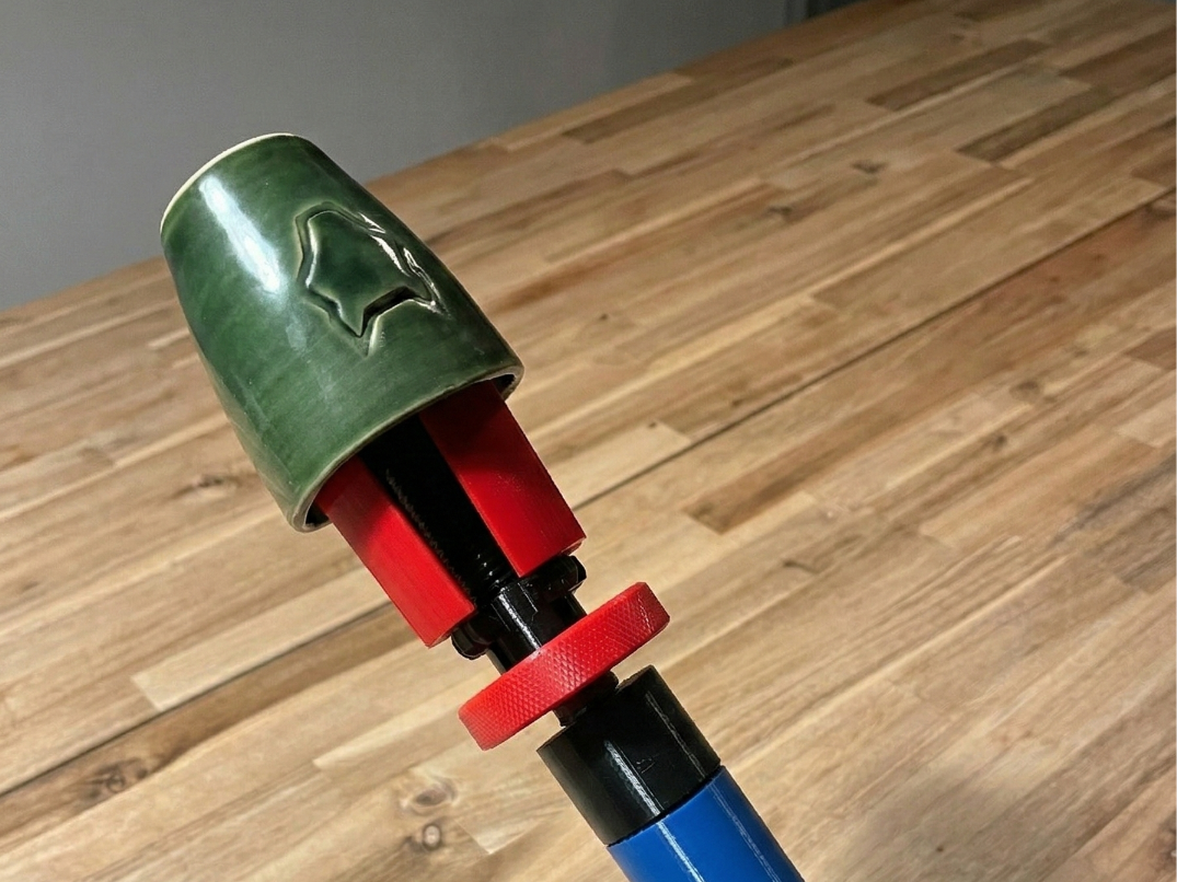 Expanding Holder for Mugs For easy painting (PHS)