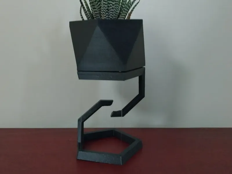 Floating Planter based on Tensegrity Principles