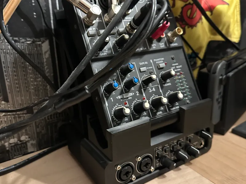 Support Behringer U-PHORIA UMC202 & Mackie 402VLZ4