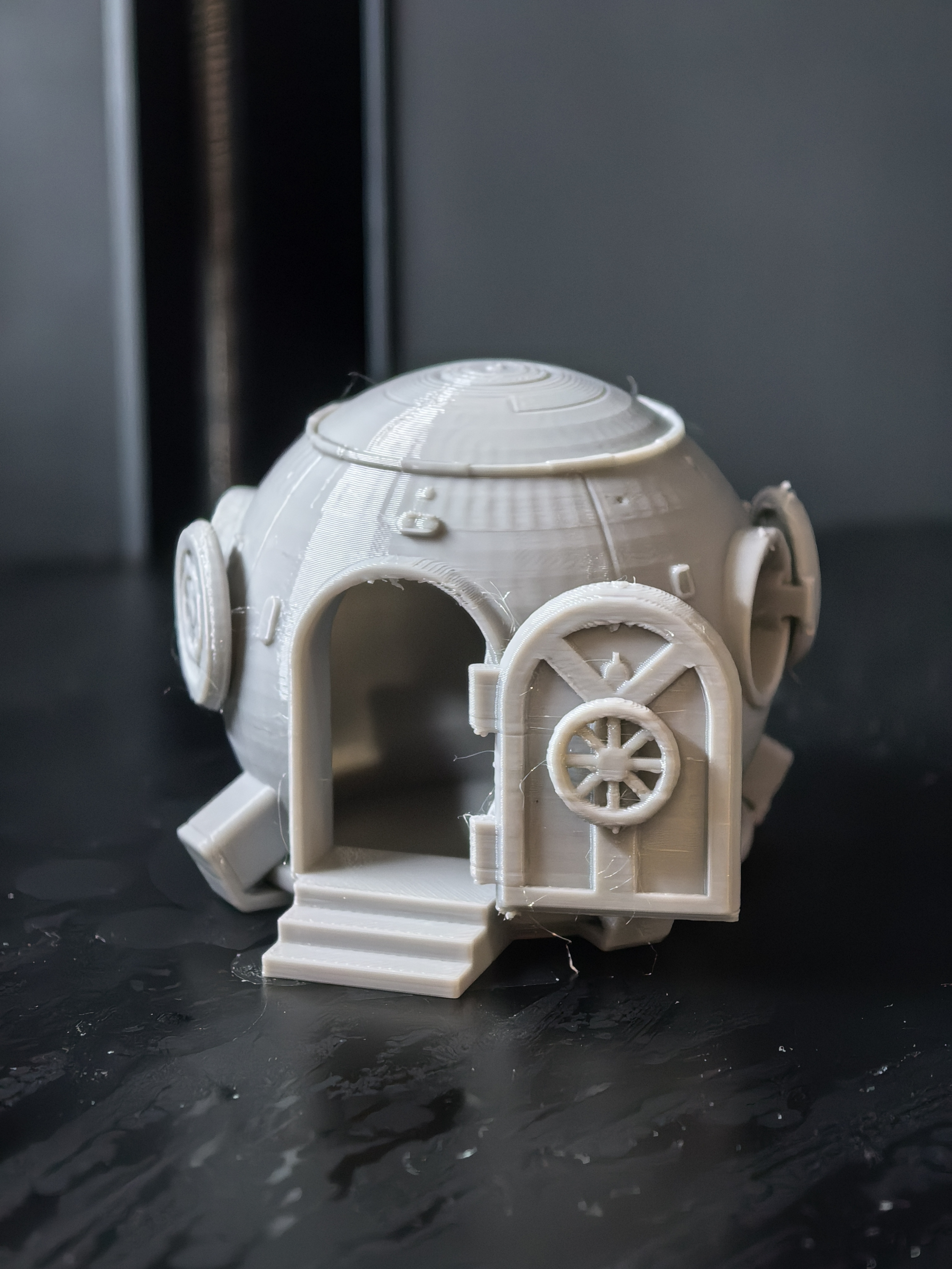 Miniatura 2 do modelo 3D 太空舱宠物躲避屋 小鱼躲避屋