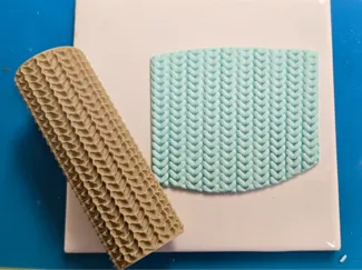 Knitted texture roller