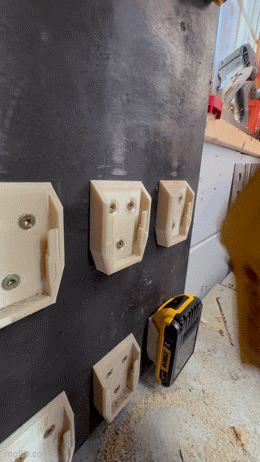 DeWalt 20/60V battery wall mount