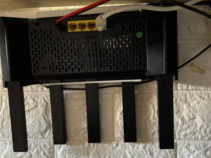 Tenda RE6L Pro Wall Mount WiFi 7 BE5100 Dual-Band