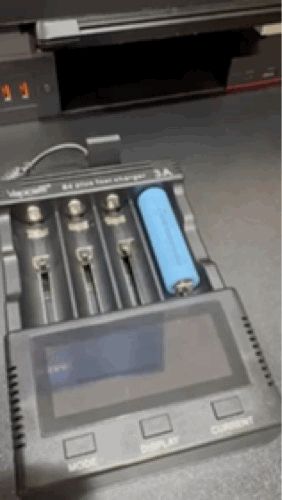 Vapcell S4 Plus Battery Remover