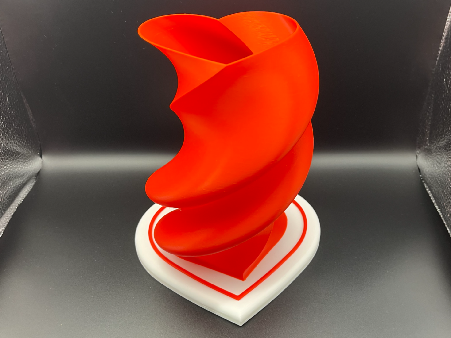 Twisted heart vase - Valentine's Day