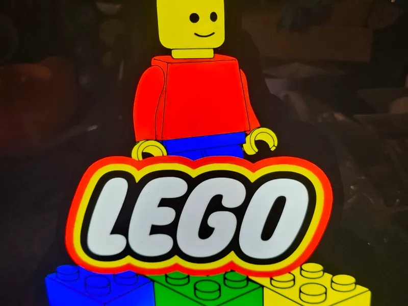 Brick and Minifig Light Box