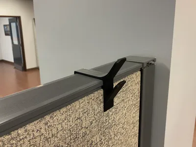 Simple Cubicle Coat Hanger