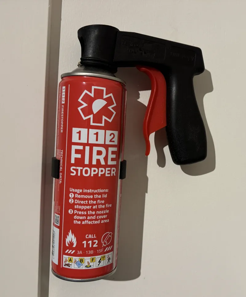Spray can holder (woodscrew)