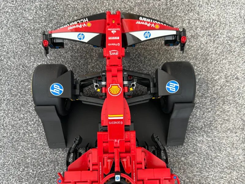 LEGOs Technic F1 Wall Mount x IKEA Skadis