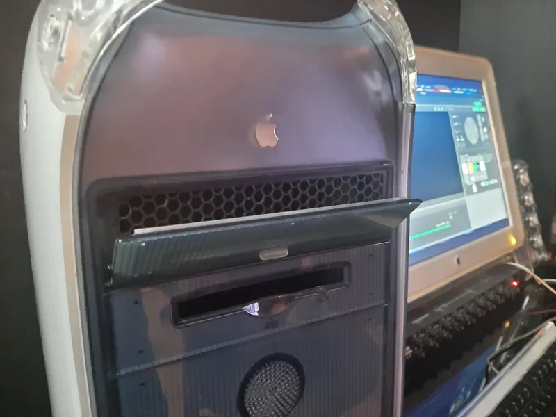 Hackintosh Powermac G4 CD Bay Vent
