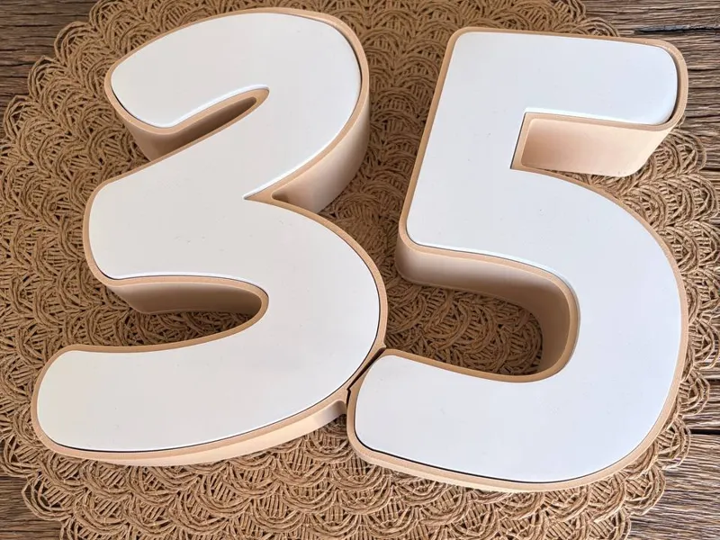 Lightbox 35