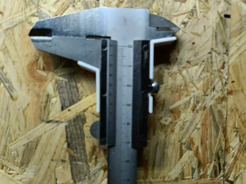 Handle holding the caliper
