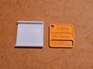 Mounting clip for 30x30 color squares