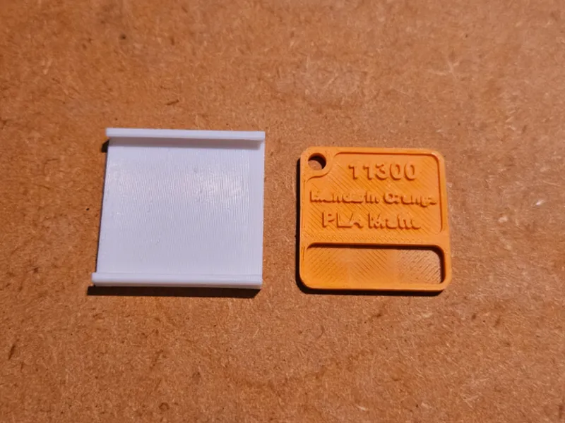 Mounting clip for 30x30 color squares