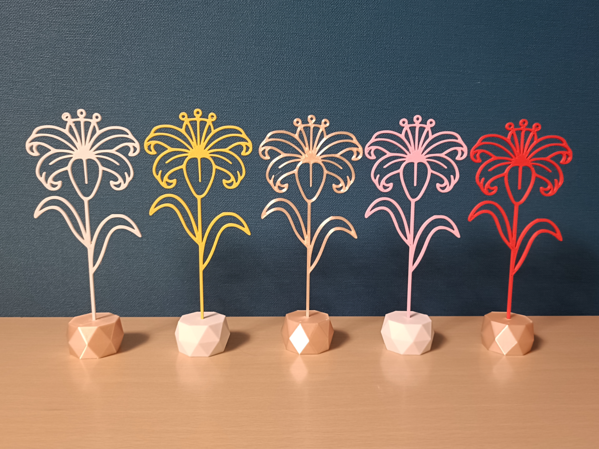 Wire Art Lily Flower Pick & Base Set