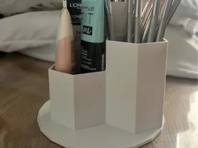 Makeup Brush Organizer - Desk Cosmetic Holder