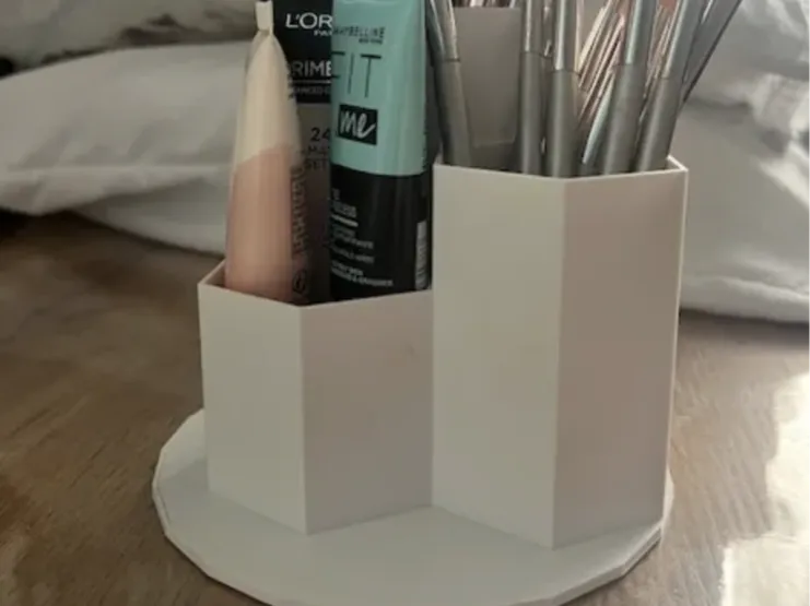 Makeup Brush Organizer - Desk Cosmetic Holder