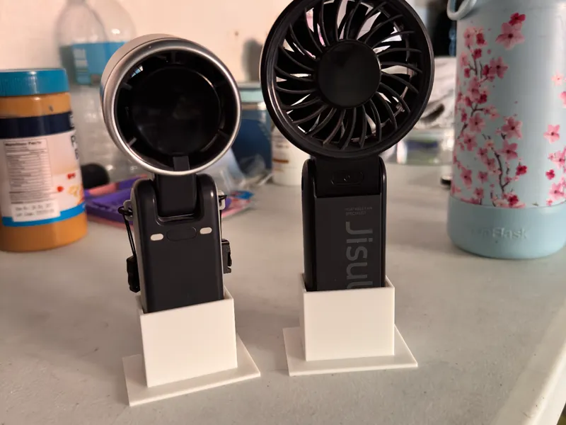 Jisulife stand and Akari stand