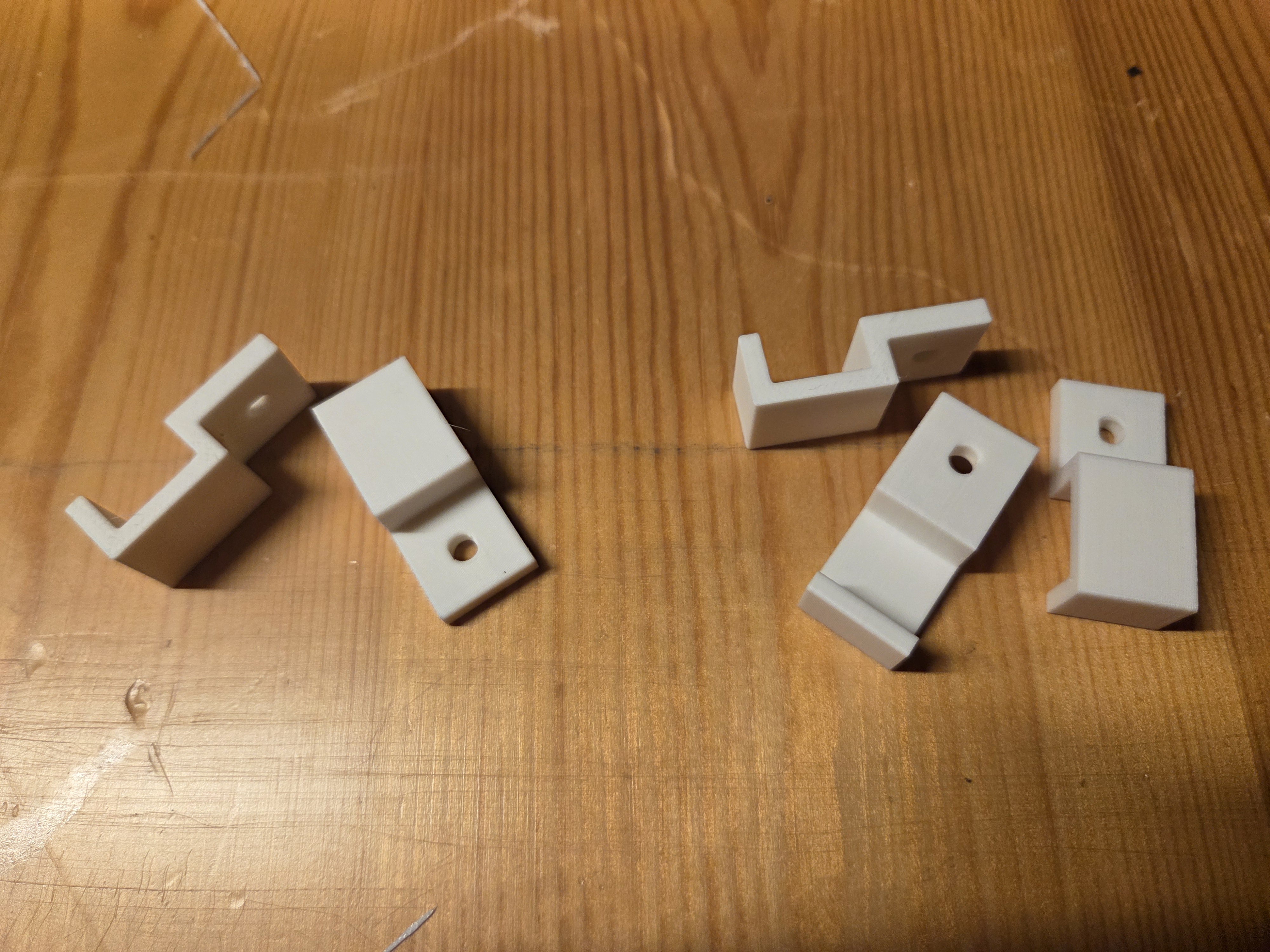 Miniatura 2 do modelo 3D Simple LED Strip Mounting Bracket