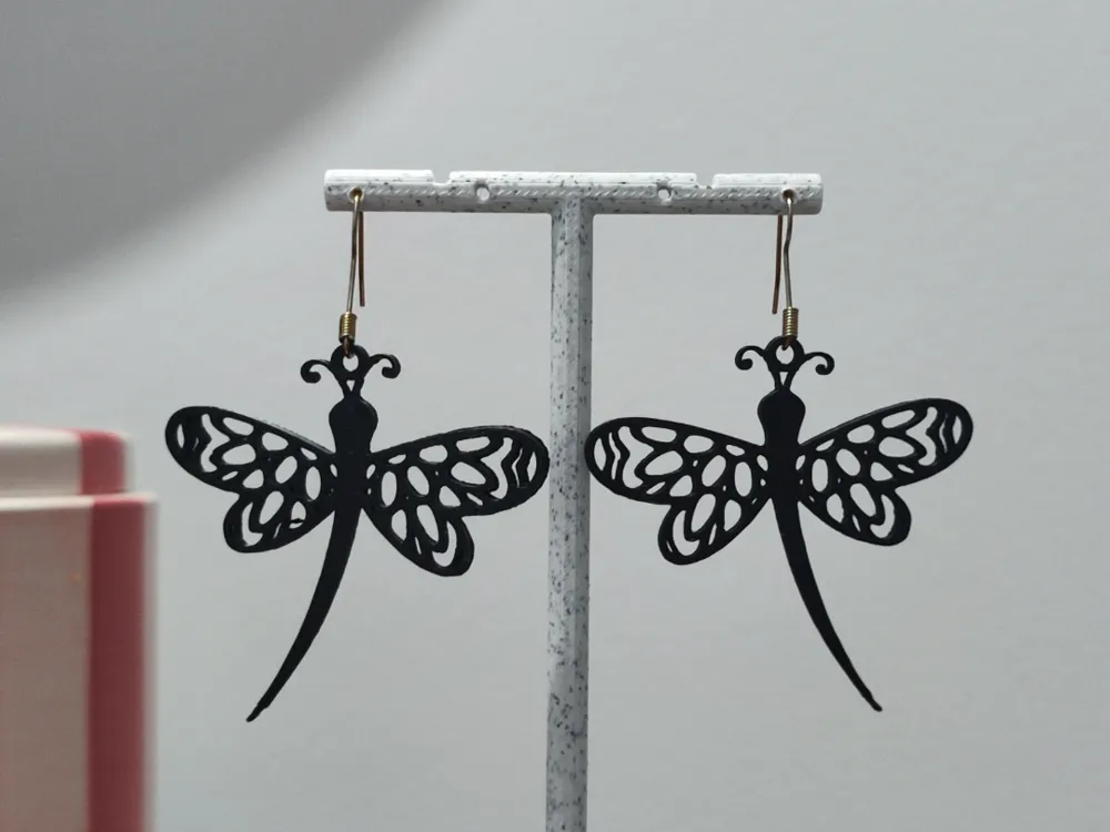 Pendientes: Aretes Brisa de Libélula. Referencia del modelo original.