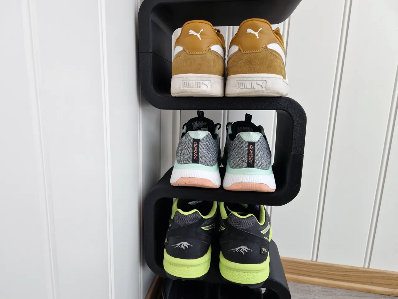 Shoe Rack / Wall Shelf view 4