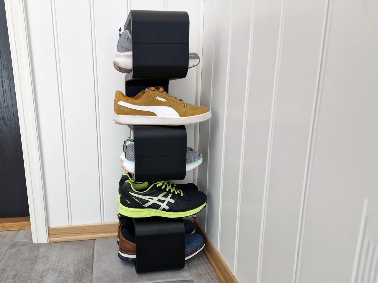 Shoe Rack / Wall Shelf view 2