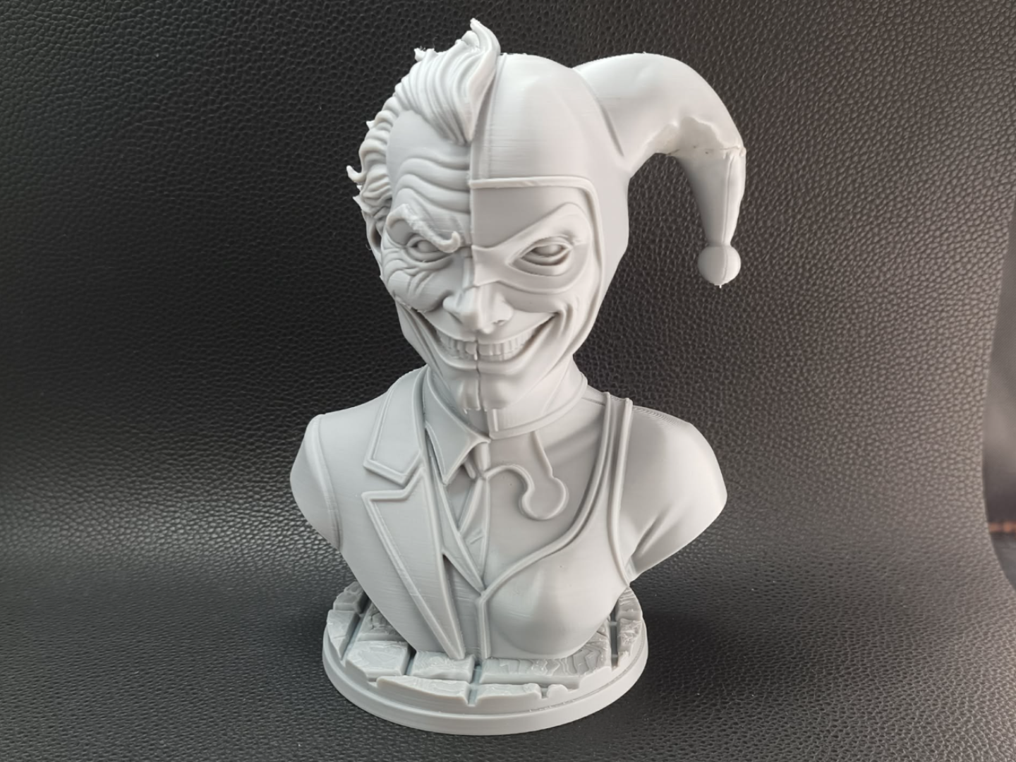 Joker & Harley Quinn Bust – Dual Face DC Villains
