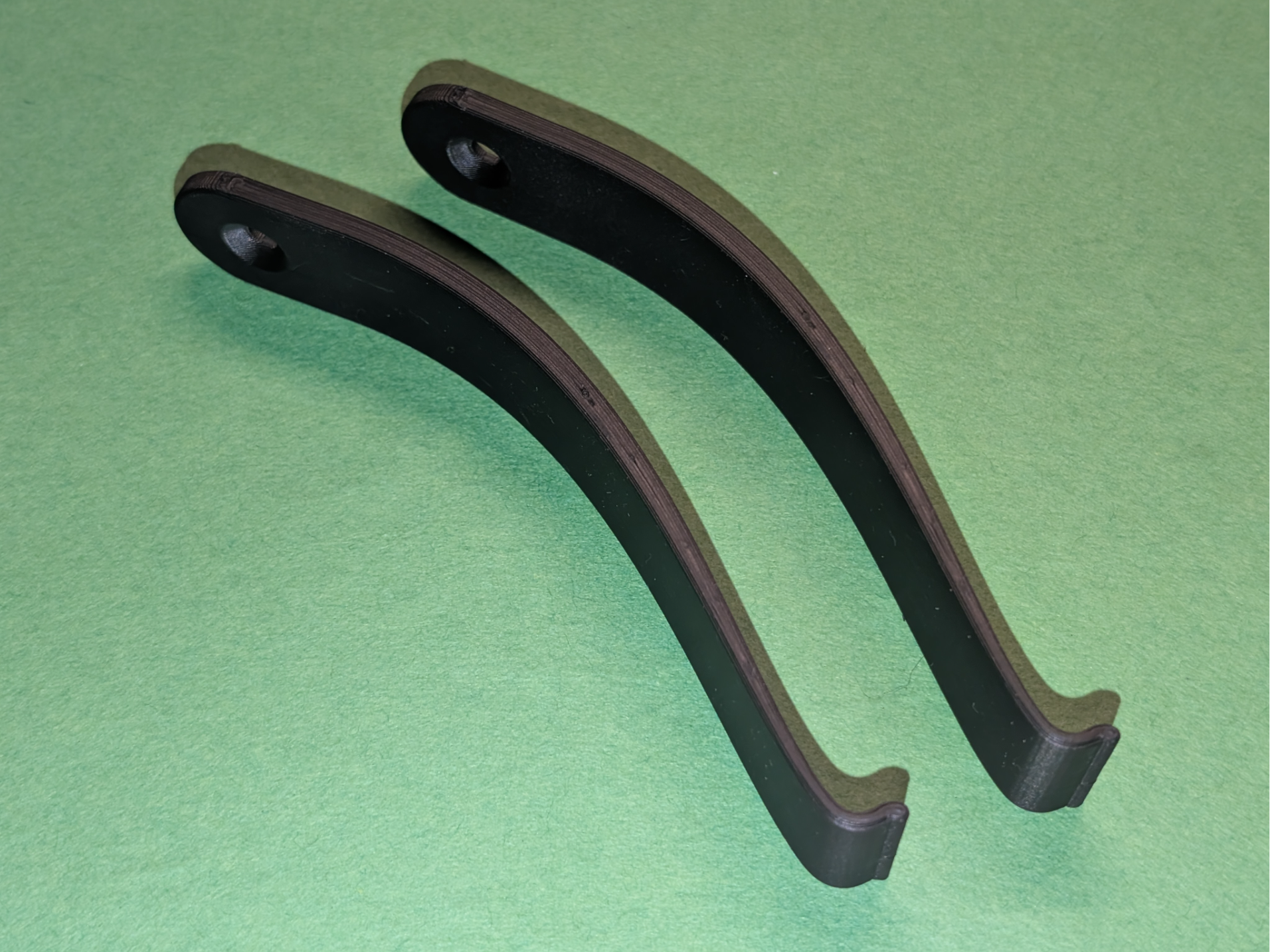 Anti-Tilt Support Bracket for Easels (parametric)