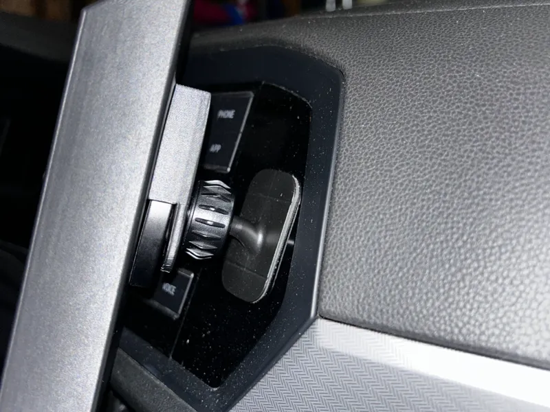Slide-On Phone Mount Adapter for MagSafe Car Mount