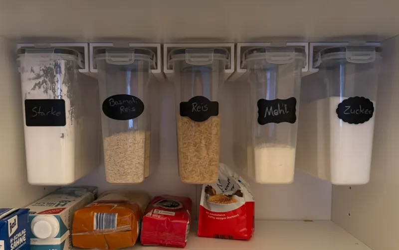 Levitating Storageboxes/Storagebox slide-in holder