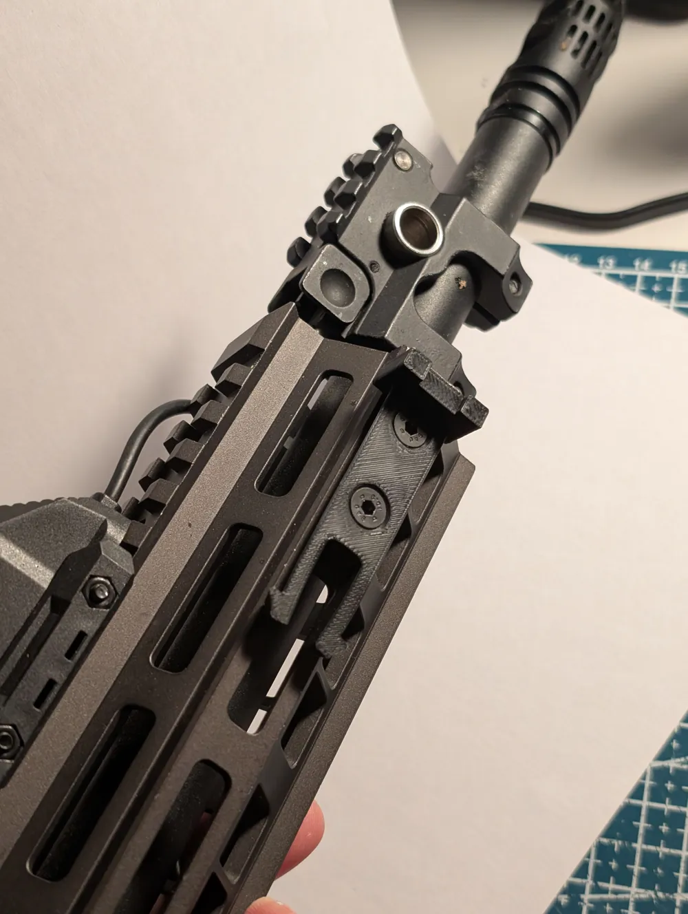 Detachable M-LOK M300 Adapter & Dummy Flashlight - Free 3D Print Model ...