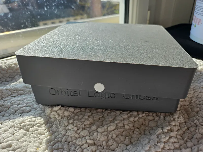 "Couvercle" pour jeu orbital logic chess de HaHa