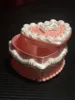Retro piped cake small bow