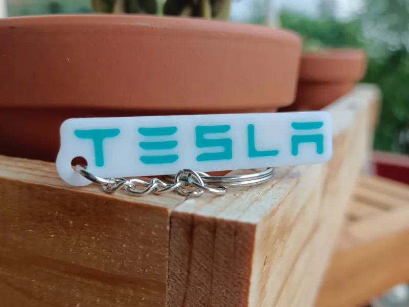 Portachiavi scritta Tesla