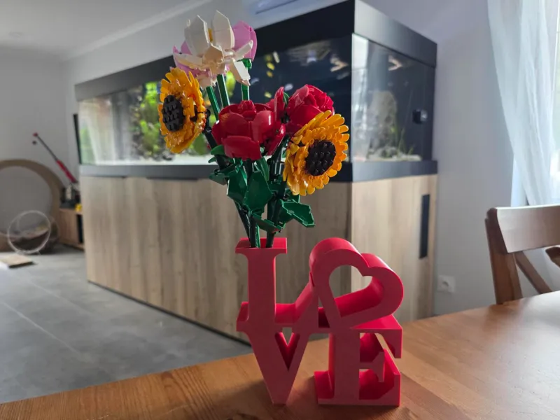 Sculpture vase LOVE avec cœur
