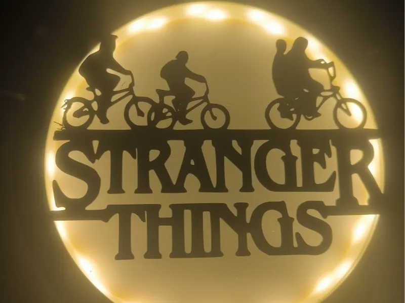 Stranger Things Silhouette Lampe