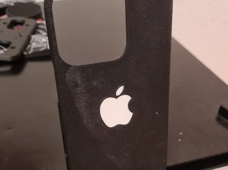 iPhone 16 Pro Case with Apple-Logo