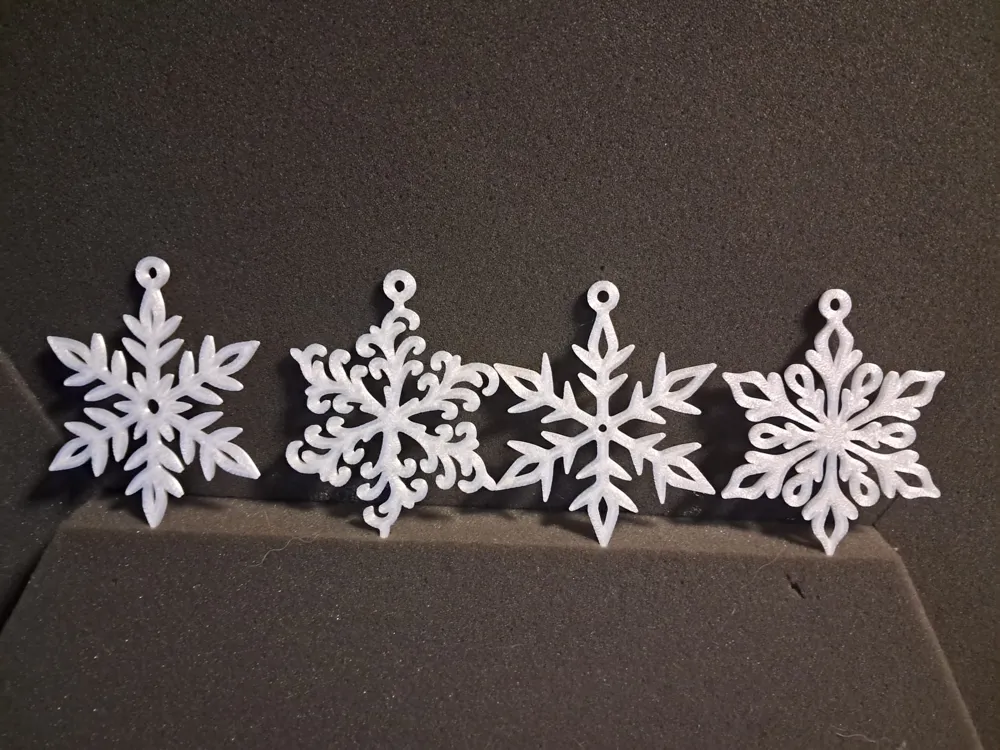 Christmas ornament snowflakes by SliQ MakerWorld: Download Free 3D Models