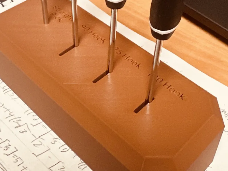 Husky Pick Stand
