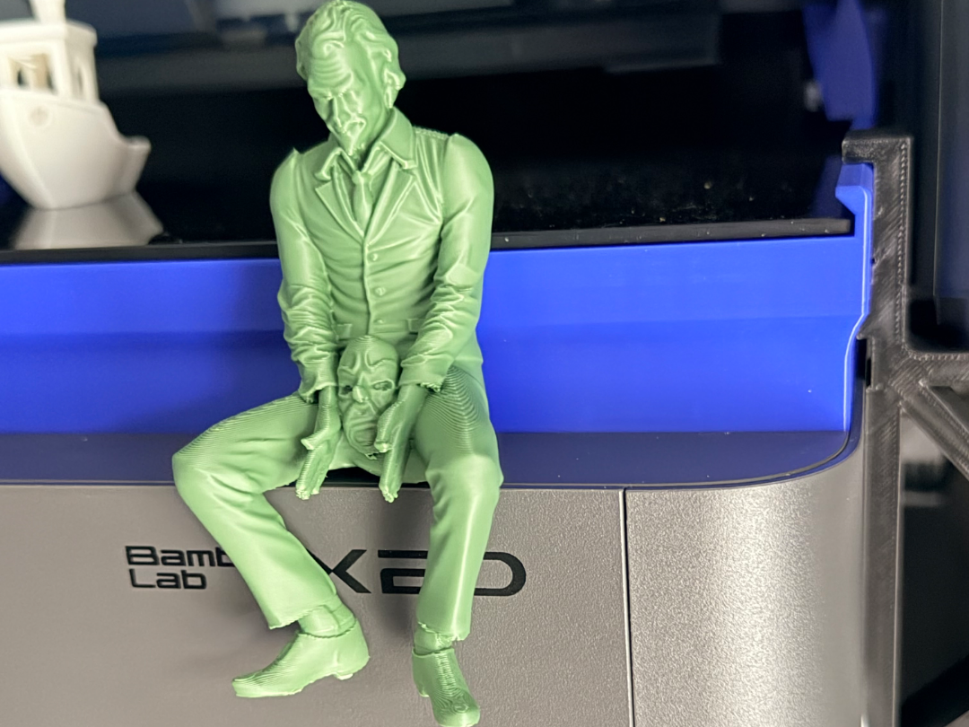 sitting joker 