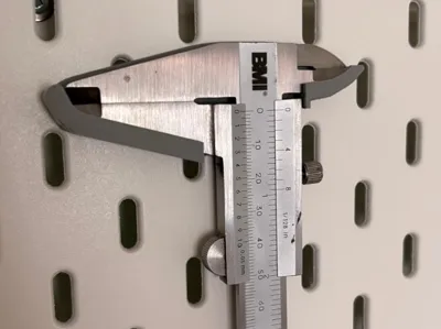 20mm Caliper Skadis Holder
