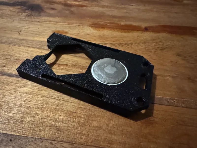 Security Pass Holder w/Airtag and Luxel+ TLD
