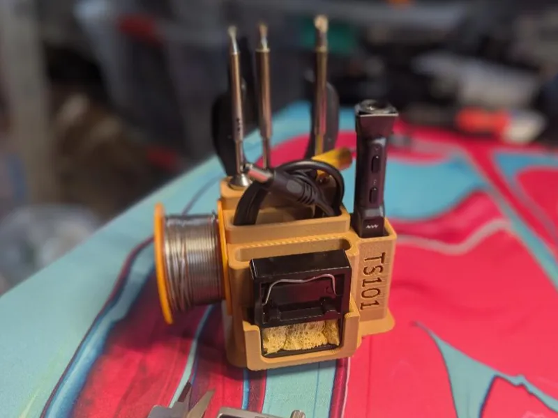 TS101 Desk Stand