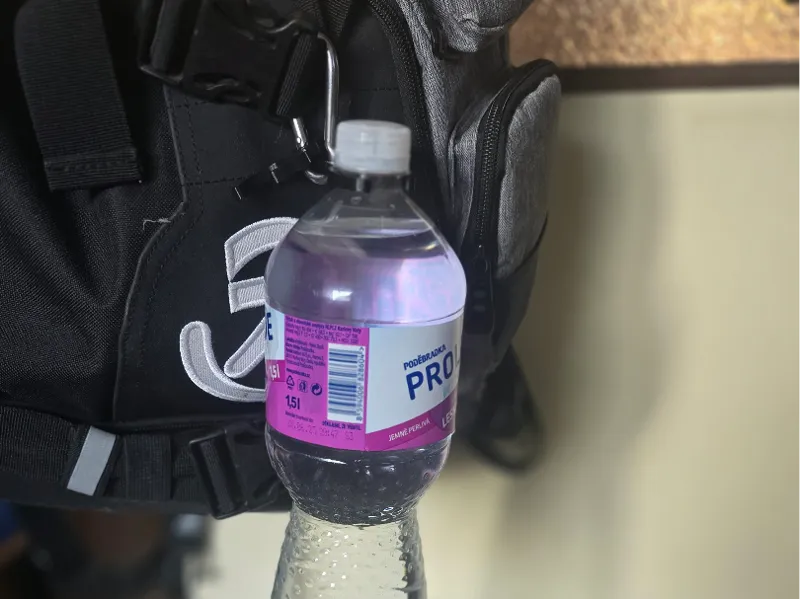 Easy fast strong bottle clip/only 4 grams
