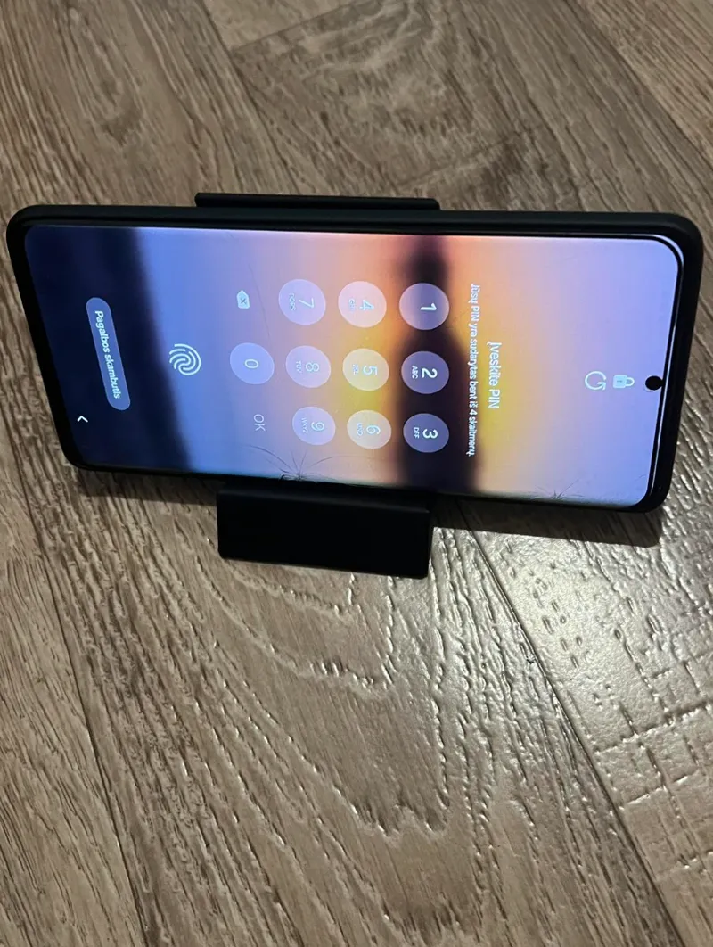 Phone holder (Apple icon)