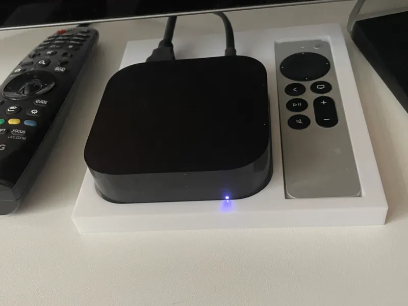 Apple TV 4K (A2737) + Siri Remote Charging Tray