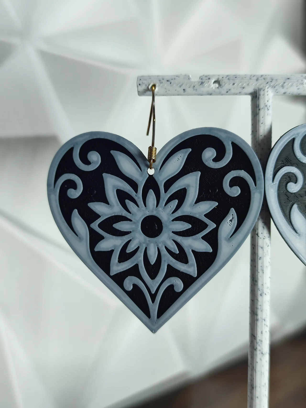 Aretes Corazón de Dalia view 3